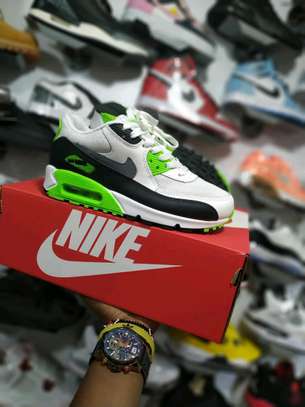 ??Nike Airmax 90 Sneakers
  Sizes.       36-39
 Prices.3400. image 2