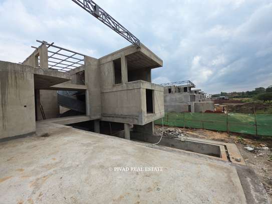 5 Bed House with En Suite in Karen image 6