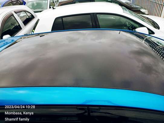 Toyota Auris blue Moonroof 2016 image 9