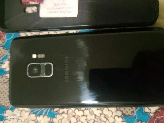 Samsung Galaxy S9 image 2