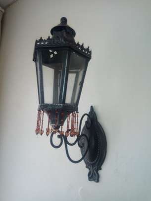 Wall lamp image 1