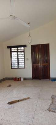 2 Bed House with En Suite in Shanzu image 5