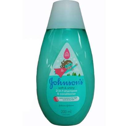 Johnson's Soft & Shiny 2-in-1 Shampoo & Conditioner image 1