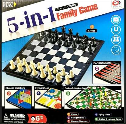 5 in 1 ,  Checkers, Chess, Backgammon And Snakes And Ladders image 1