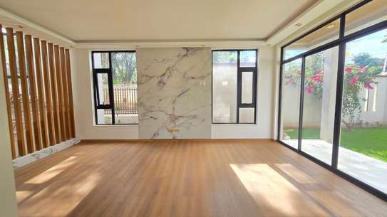 4 Bed House with En Suite in Lavington image 3