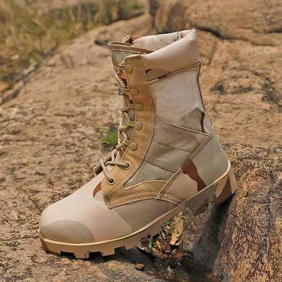 Military/hiking boots image 1