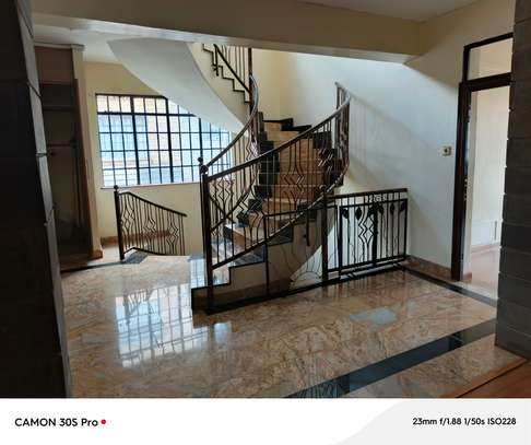 5 Bed Townhouse with En Suite at Lavington image 25