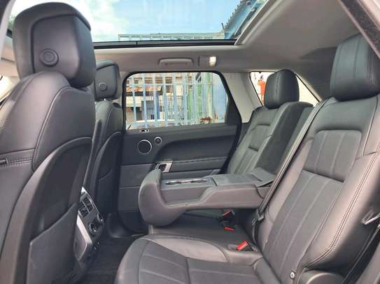 Range Rover sport 2018 Diesel image 3