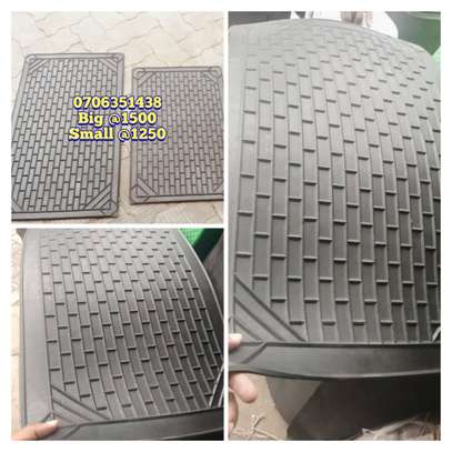 Durable Black Rubber Floor Mat 18x30 Inch Raised Pattern image 6