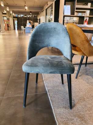 Lavish chair image 1