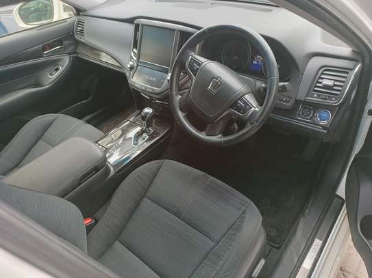 Toyota Crown Athlete S Class image 4