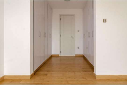3 Bed Apartment with En Suite in Thika Road image 5