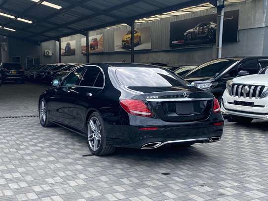 Mercedes benz E250 image 6