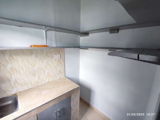 STUDIO APARTMENT TO LET image 8
