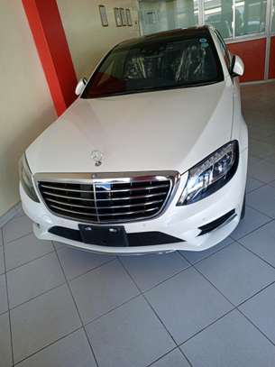 Mercedes Benz S550 pearl image 6