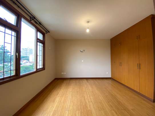 3 Bed Apartment with En Suite in Riverside image 19