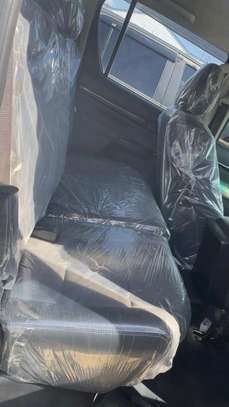 TOYOTA HILUX DOUBLE CABIN GR MANUAL 2018MODEL image 10