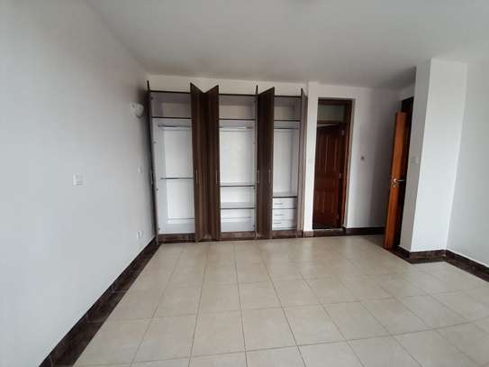 3 Bedroom apartment All Ensuite with a Dsq image 4