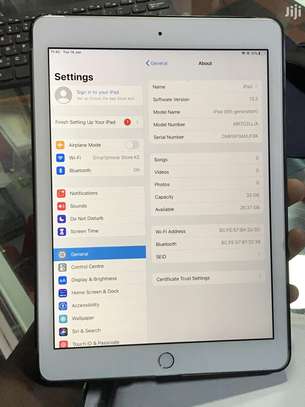 Apple iPad Air 64 GB Gray image 10
