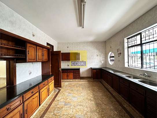 5 Bed Townhouse in Brookside image 18