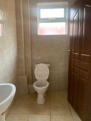 2 bedroom apartment all ensuite onngong road image 13