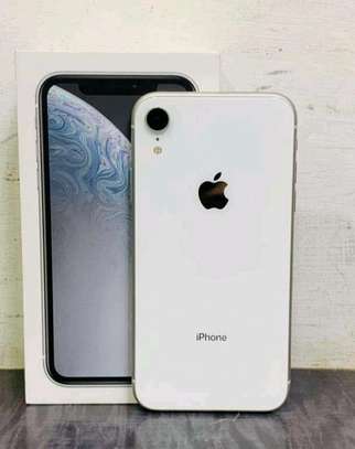 Apple iPhone Xr 256GB White image 2