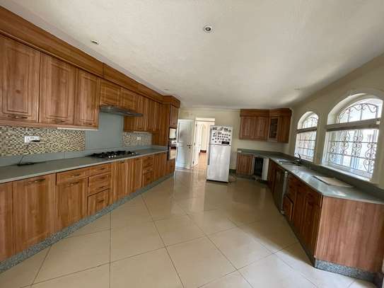 4 Bed Townhouse with Garage in Kitisuru image 3