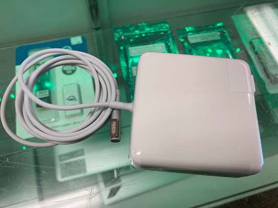 Apple 85W L Magsafe 1 Power Adapter MacBook Pro image 1