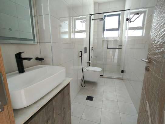 3 Bed Apartment with En Suite at Brookside Drive image 22