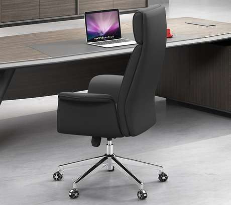 OFFICE CHAIR: Good Black Office Chair image 2