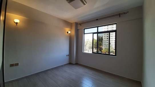 Serviced 3 Bed Apartment with Balcony in Kileleshwa image 11