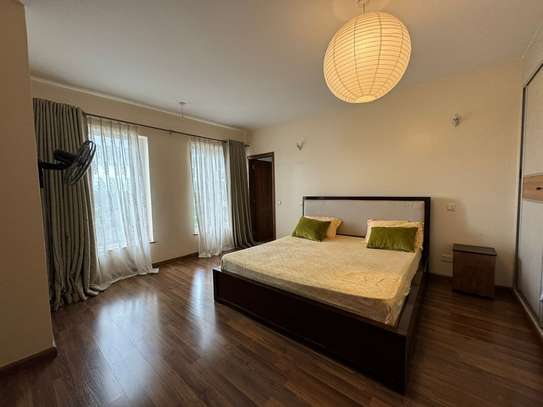 4 Bed Apartment with En Suite in Parklands image 7