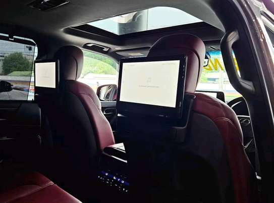 Lexus LX600 Grey 2024 image 4