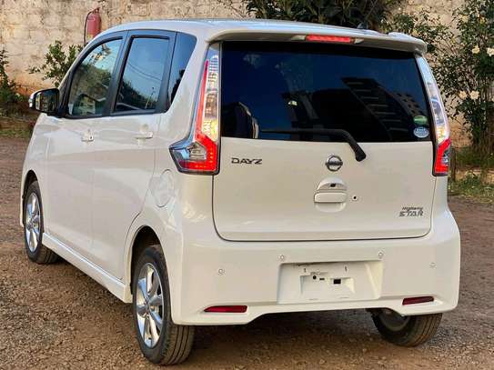Nissan  Dayz Highway Star G white color 2018 model. image 3