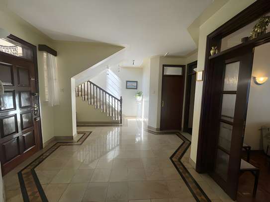 5 Bed Townhouse with En Suite in Riverside image 15