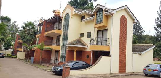 4 Bed Townhouse with En Suite at Mwingi Road image 31