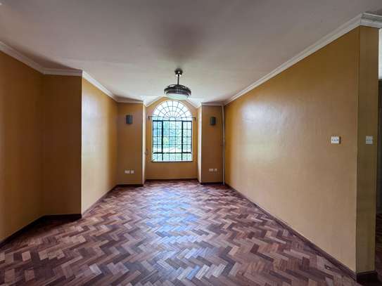 5 Bed Townhouse with En Suite in Runda image 8