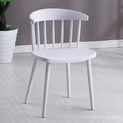 Home Chair: Modern Plastic Winsor Dining Chair image 3