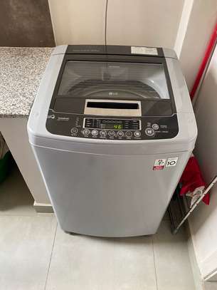 LG Washing Machine image 1