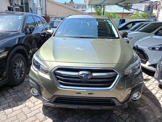 Subaru outback Green 2018 AWD image 1