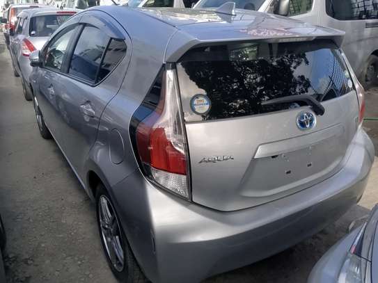 Toyota aqua silver image 7