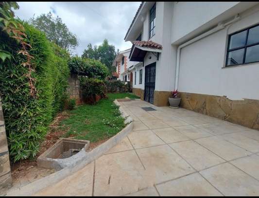 4 Bed Townhouse with En Suite in Kilimani image 1