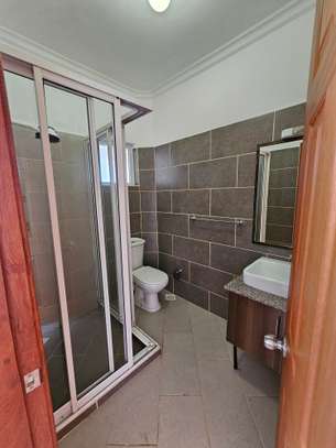 2 Bed Apartment with En Suite at Kilimani image 8