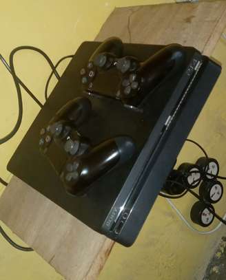 PlayStation 4 console image 1