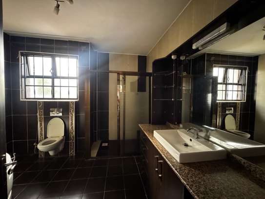 5 Bed House with En Suite in Runda image 17