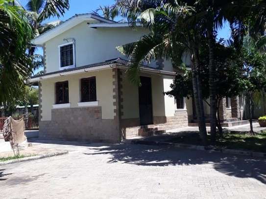 4 bedroom villa for sale in Mtwapa image 7