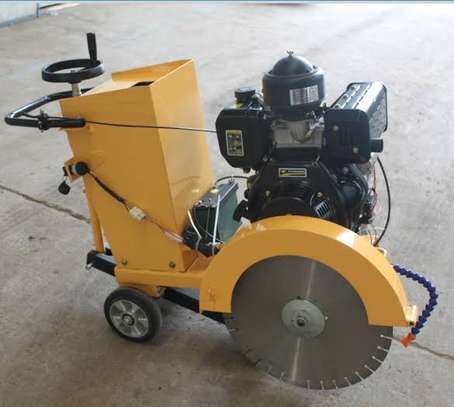 TARMAC/CONCRETE CUTTER FOR HIRE image 2