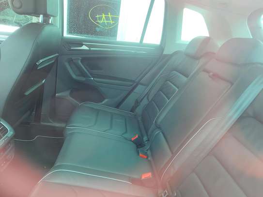 Volkswagen Tiguan Sunroof grey 2018 image 7