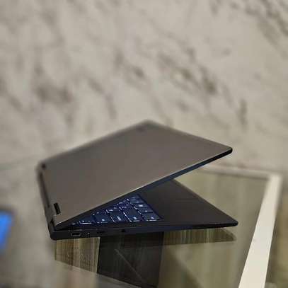 Lenovo yoga C740 laptop image 4