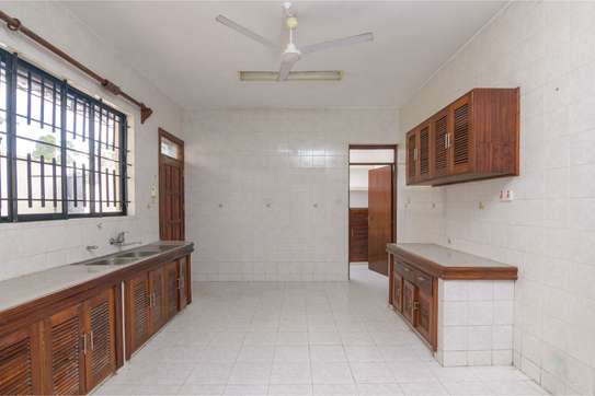 4 Bed Townhouse in Nyali Area image 5